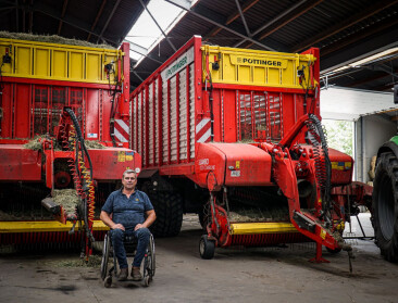 Na een arbeidsongeval leek Danny's carrière voorbij. Gedreven door zijn passie vond hij de weg naar zijn tractoren terug