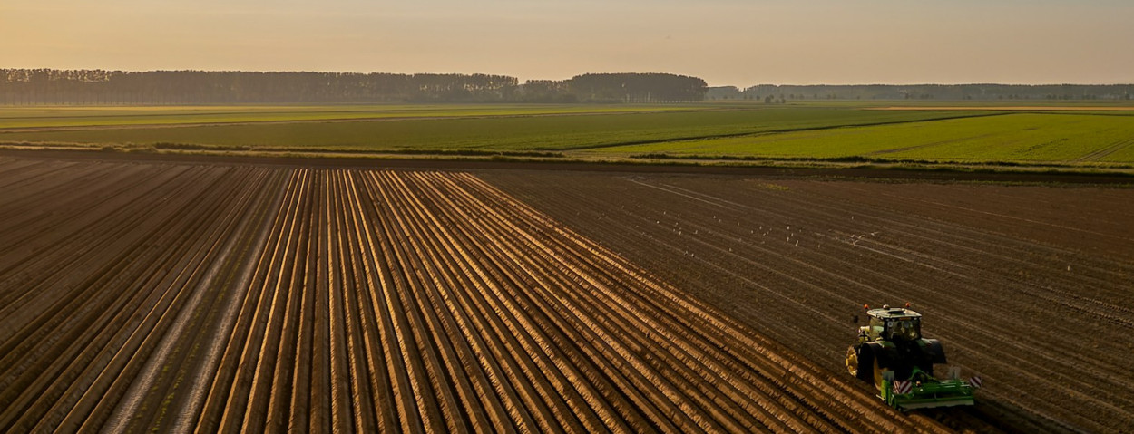 tractor veld akkerbouw _TomDeDecker